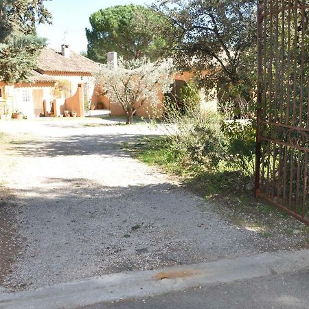 Mas Des Oliviers Bed & Breakfast Saint-Marc-Jaumegarde Exterior photo