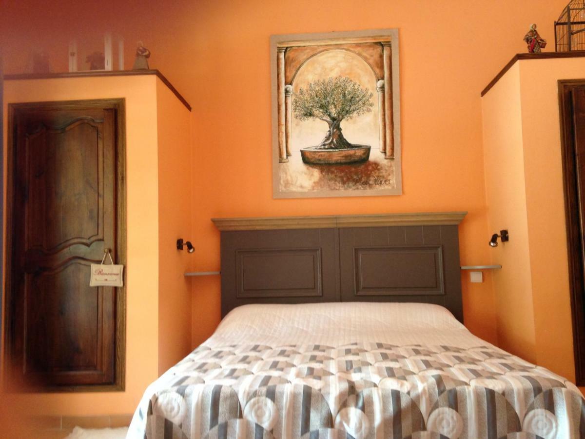 Mas Des Oliviers Bed & Breakfast Saint-Marc-Jaumegarde Exterior photo