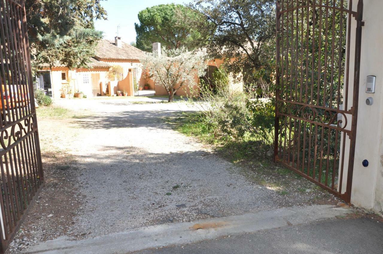 Mas Des Oliviers Bed & Breakfast Saint-Marc-Jaumegarde Exterior photo