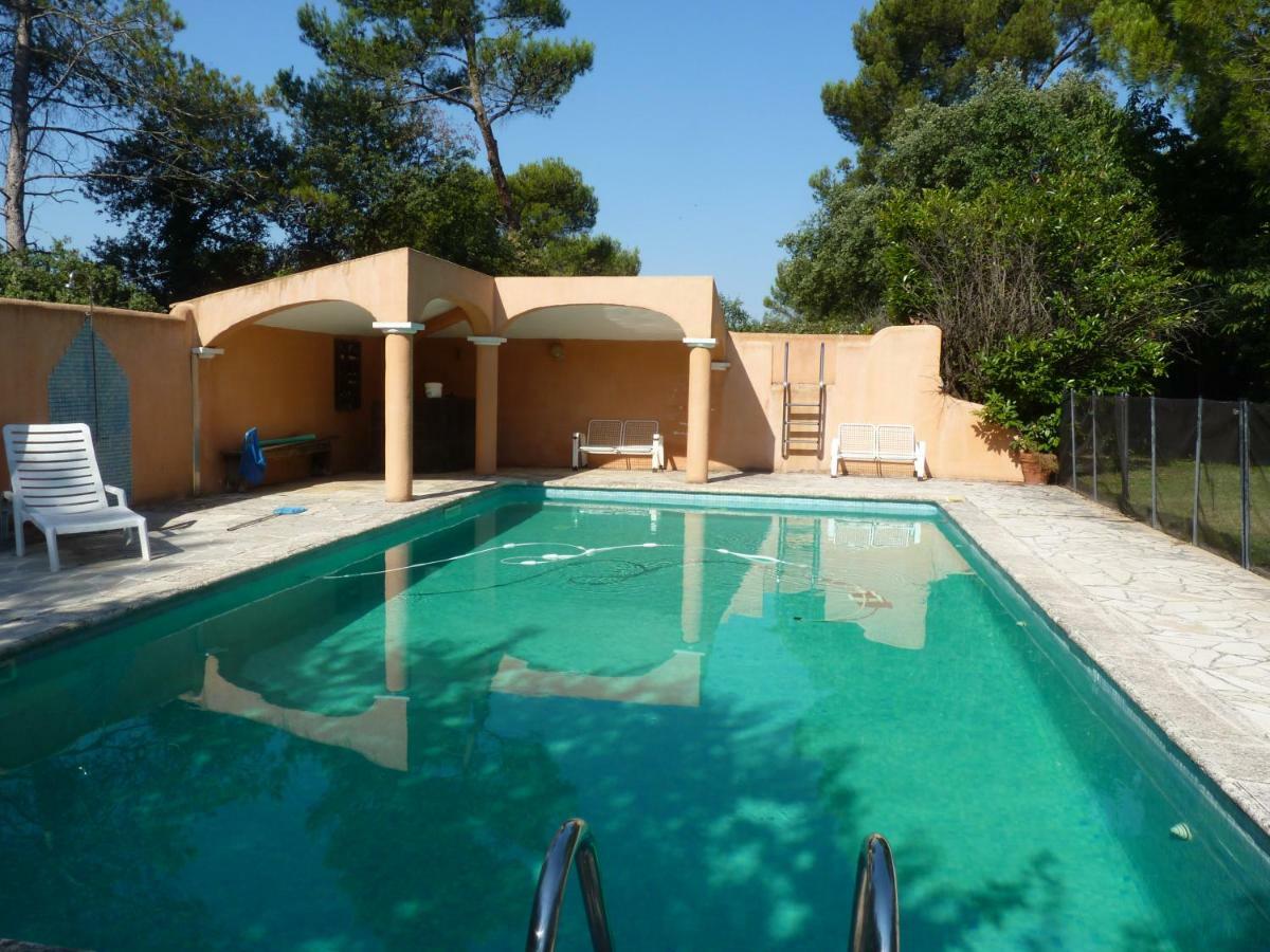 Mas Des Oliviers Bed & Breakfast Saint-Marc-Jaumegarde Exterior photo